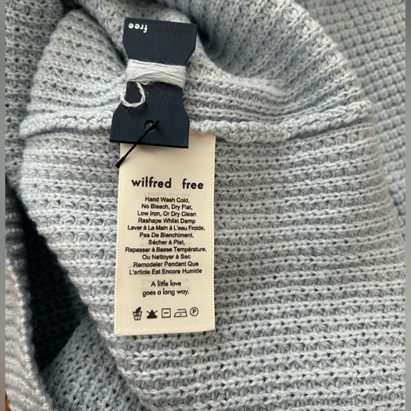 Aritzia/Wilfred Free Wolter 100% Merino Wool Sweater. (PTP-18-22”) - Picture 8 of 8